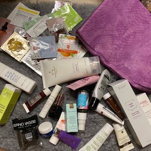 Skincare sample bundle set